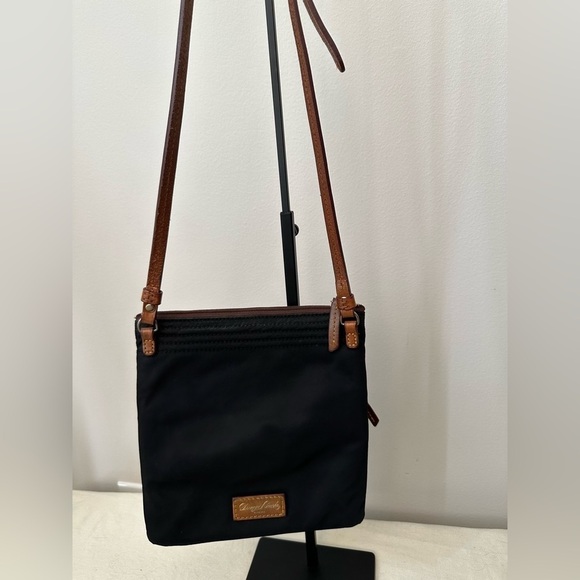 Dooney and Bourke crossbody GUC - Picture 2 of 7